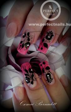 Nsi hot pink zselével /fekete polycolor akrilfestékkel/ - Műköröm képek, Köröm minták, Műköröm minták  